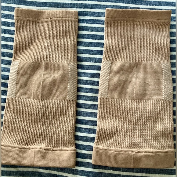Bunheads gel knee pads for dance & pole - Picture 3 of 5